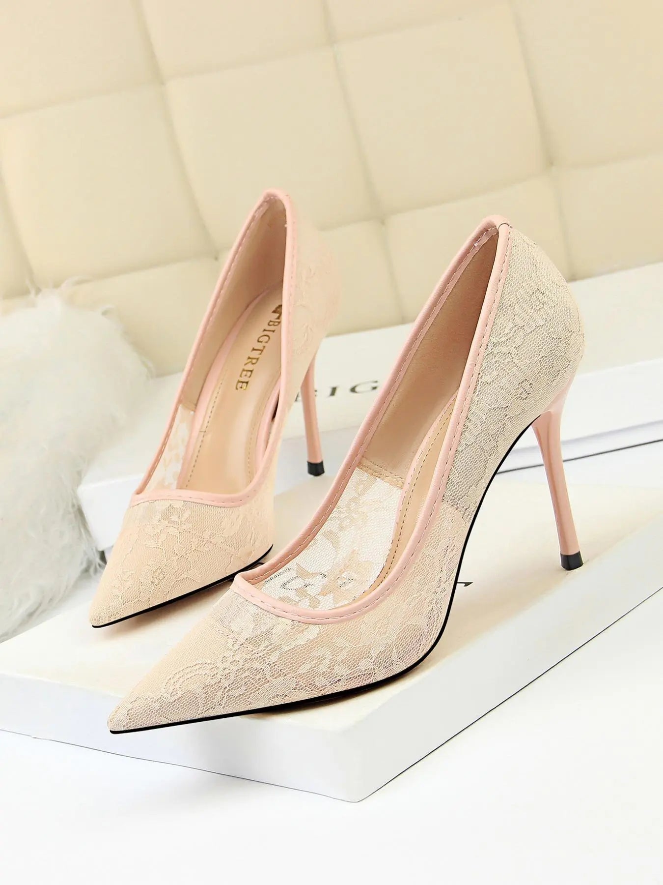 Women'S Mesh Hollow Design with Contrast Lace Pointed Toe Stiletto Heeled, Stylish Elegant Classy High Heeled Dress Formal Shoes for Party, Perfect Footwear for Outfit Matching, Wedding Party Shoes