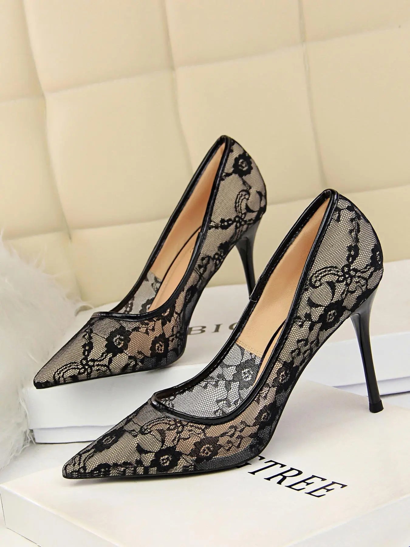Women'S Mesh Hollow Design with Contrast Lace Pointed Toe Stiletto Heeled, Stylish Elegant Classy High Heeled Dress Formal Shoes for Party, Perfect Footwear for Outfit Matching, Wedding Party Shoes